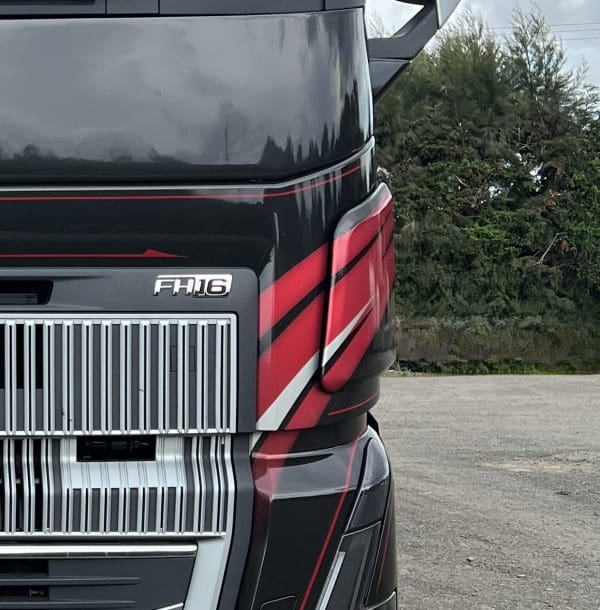 Volvo FH Dirt Deflectors