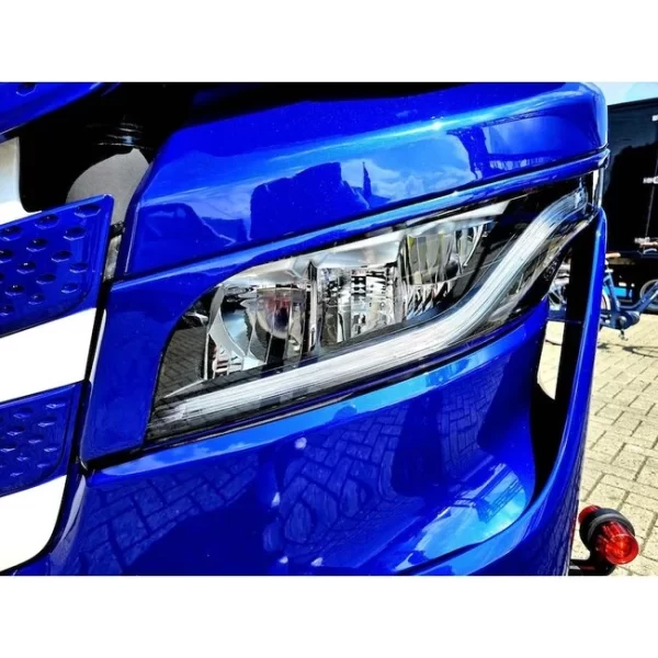 Eyelids IVECO S-Way