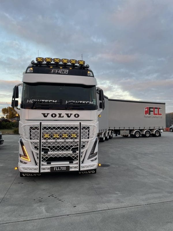 Volvo Mudflap 63x35cm