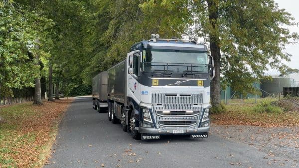 Volvo Mudflap 63x35cm - Image 4