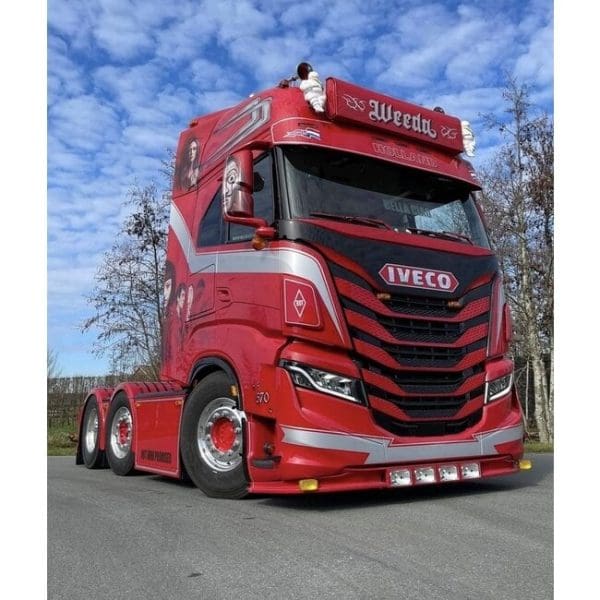 Iveco S-way Sunvisor Low (5 lights)